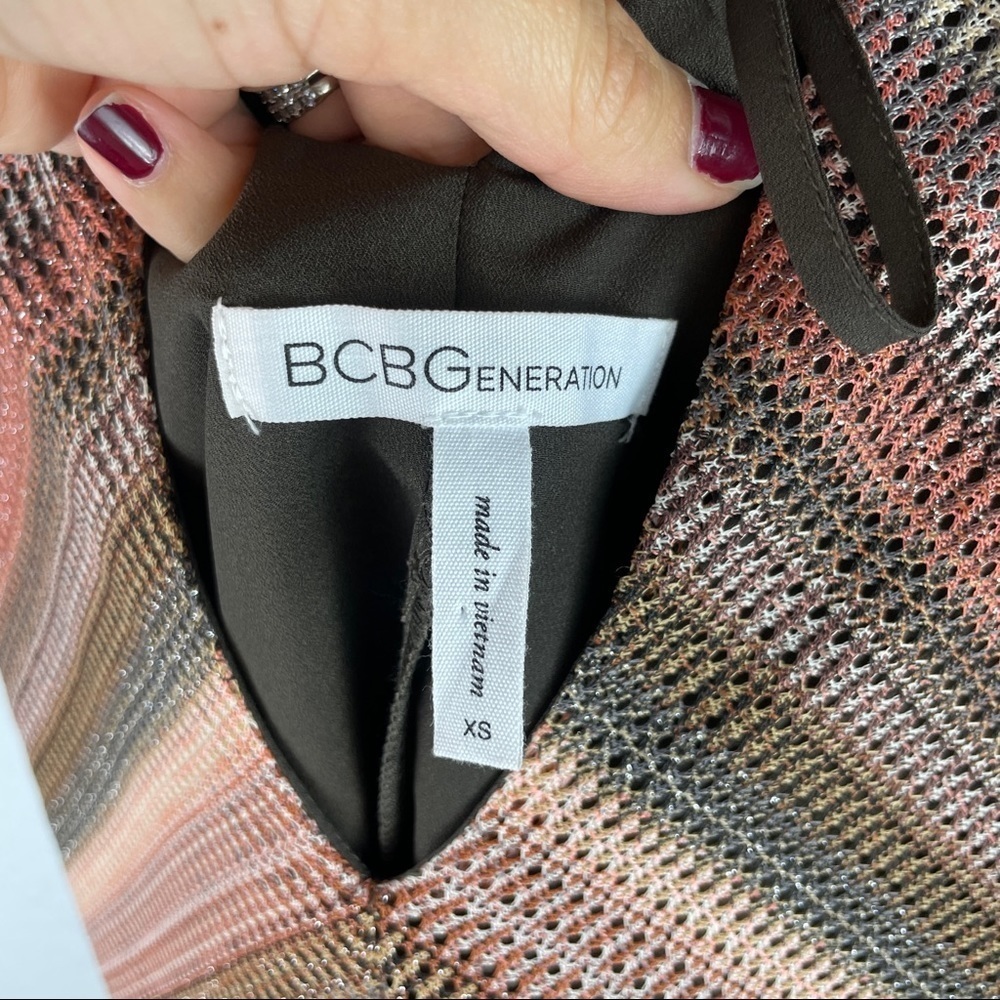 Bcbgeneration Chevron Lace Back Flutter Sleeve V-… - image 4